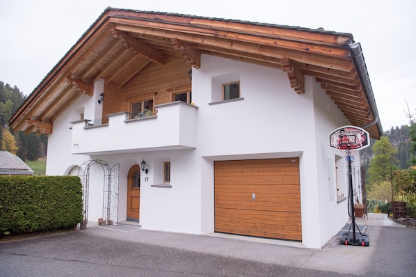 Exterior view of the Furnerschhus Churwalden residential building