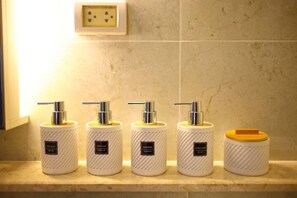 Bathroom amenities