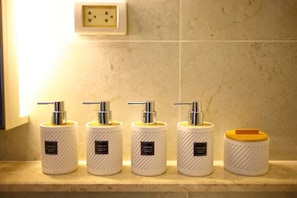 Bathroom amenities