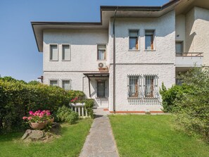Window, House, Residential Area, Shrub, Home, Door, Human Settlement, Estate, Garden, Cottage