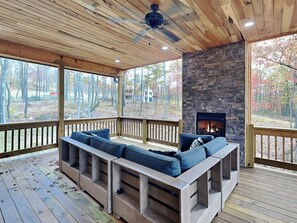 Outdoor Living & Fireplace