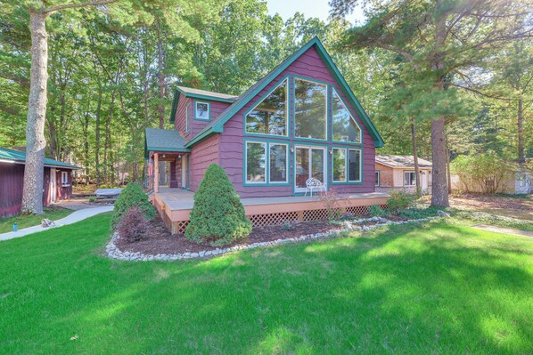 Rapid City Vacation Rental | 1BR | 2BA | 1,500 Sq Ft | Stairs to Enter