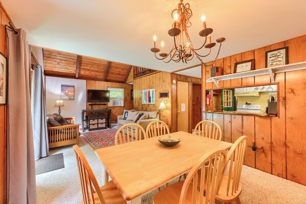 Snowshoe Vacation Rental | 2BR + Loft | 2BA | Stairs Required | 1,500 Sq Ft