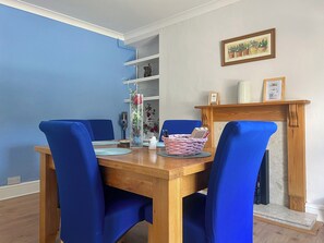 Dining Area | Gwenynen Fel Cottage, Burry Port