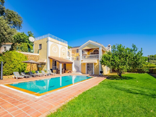 Cubo's Casa La Paloma Marbella