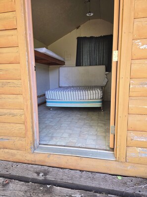 Sleeping cabin bed and bunk bed