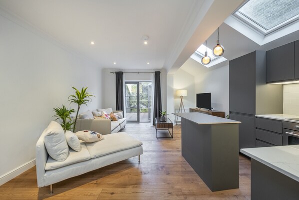Living Room / Lounge