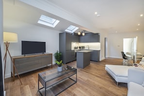 Living Room / Lounge