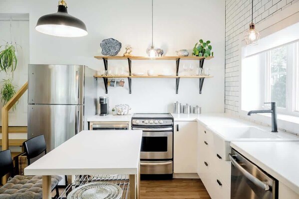 Fully equipped, stylish and bright kitchen!