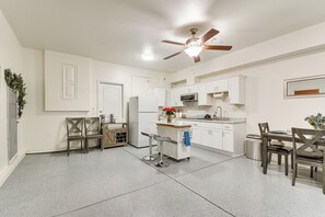Kitchen | Cooking Basics | Dining Area
