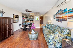 Tropical theme decor