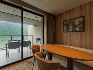 [Dining] Relax and unwind with a view