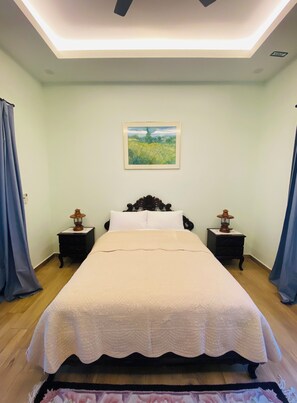 Queen Bed For 2 