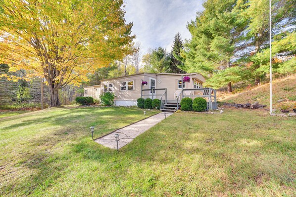Petoskey Vacation Rental | 3BR | 2BA | 938 Sq Ft | Stairs to Enter