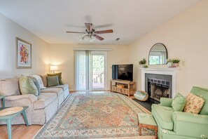 Living Room | Main Floor | Smart TV | Free WiFi