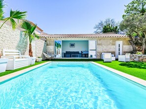 Plante, L'Eau, Ciel, Propriété, Piscine, Bleu Azur, Vert, Arbre, Ombre, Herbe