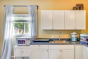 Kitchenette | Cooking Basics | Nespresso Machine