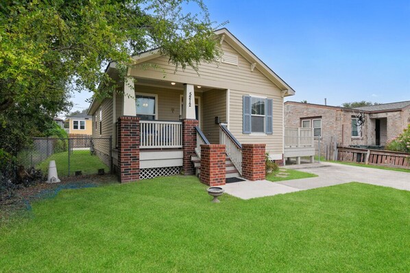 Perfect Location | Close to Galveston Cruise Terminal