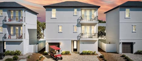 6-seat Golf Cart FREE during your stay! 2 minutes to the beach. Sleeps 14, 4 bedrooms, 4.5 bath, and 11 beds. Entertainment backyard and bunk rooms. Heated pool steps from the house!