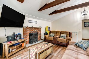 Living Room | Smart TV | Fireplace | DVD Player | 2nd Floor