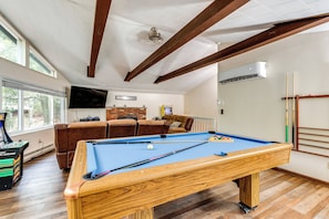 Game Room | Pool Table | Arcade Machines | Free WiFi