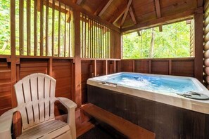 Indoor spa tub