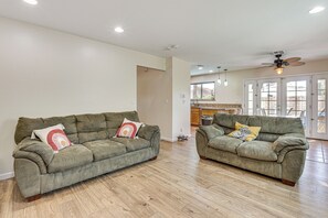 Living Room | 1st Floor | Smart TV | Fireplace