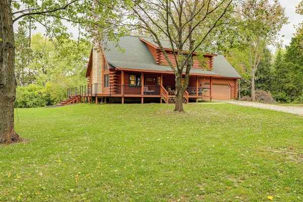 Yellow Springs Vacation Rental | 4BR | 3BA | 5 Steps to Enter | 2,800 Sq Ft