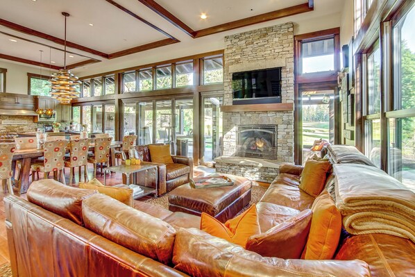 Cle Elum Vacation Rental | 4BR | 4.5BA | 2,600 Sq Ft | Steps Required