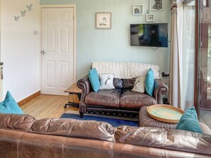 Living area | Nolton HavenGiddy Puffin, Haverfordwest