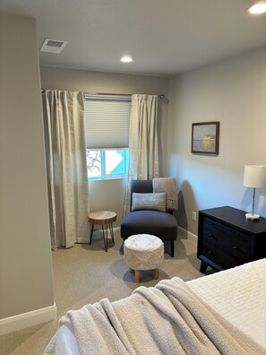 Primary room sitting area