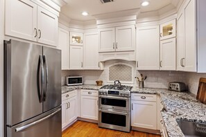 Upgraded kitchen with stainless appliances