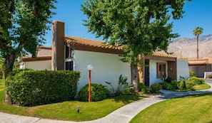 Welcome home - one level villa.