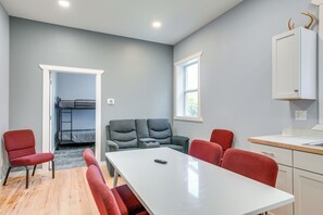 Living & Dining Area | Smart TV | Dishware & Flatware Provided