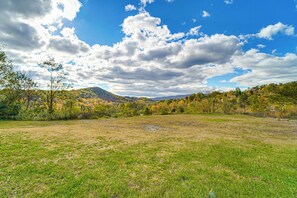 Surrounding Area | Mountain Views