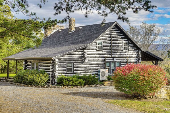 Mifflintown Vacation Rental | 4BR | 3BA | Stairs Required | 1,600 Sq Ft