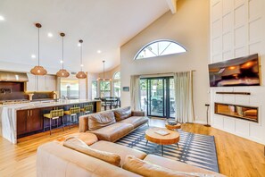 Living Room | 1st Floor | Central A/C & Heating