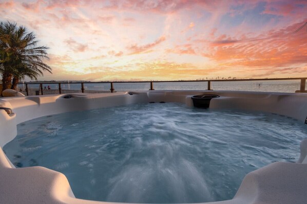 Outdoor spa tub