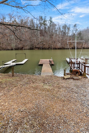 Floating dock access, great for swimming and fishing