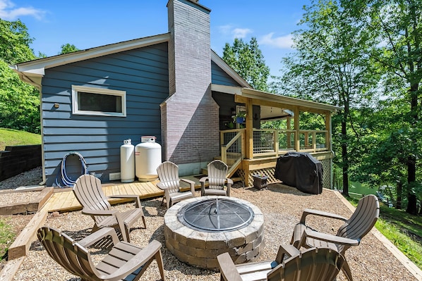 Brand new fire Pit