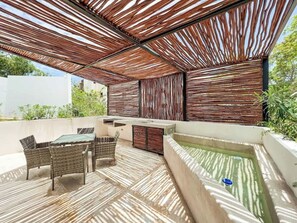 Private Rooftop Terrace with Kitchenette, BBQ Grill, Dining Table & Plunge Pool
