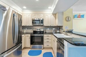 All modern appliances to make meal preparation a breeze.