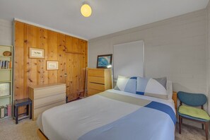 Bedroom 1 with Queen bed