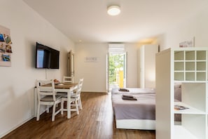 Bedroom, Dining Room, Living Room