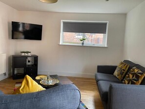Living Room / Lounge