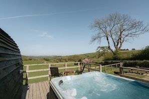 Hot Tub / whirlpool bath (Outdoor)