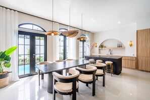 SUECA VILLA   Luxurious 3 bed oasis  Sanur (1049)
