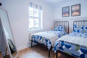 Kilmore House - 2 Bedroom Apartment - Tenby (24015)