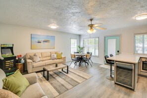 Living Room | Central A/C & Heating