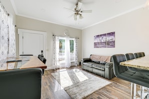 Living Room | Sleeper Sofa | Smart TV | Board Games